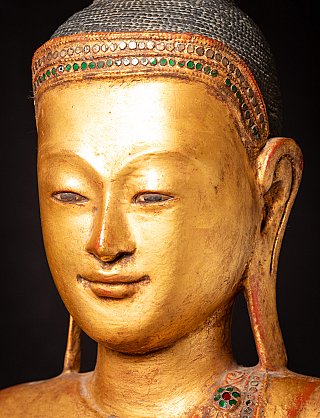 Antike hölzerne Mandalay Buddhafigur