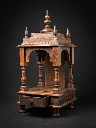 Antieke houten Indiase tempel