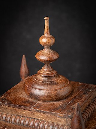 Antieke houten Indiase tempel