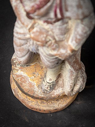 Antike Keramikfigur eines hinduistischen Gottes