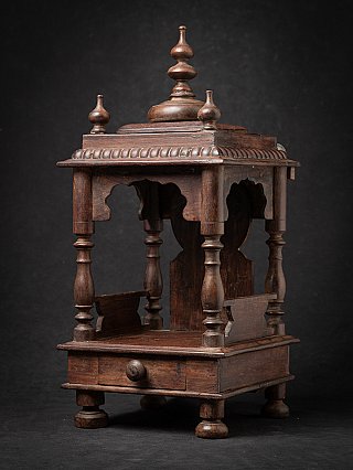 Antiker indischer Holztempel