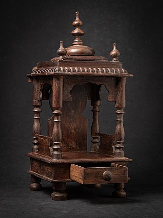 Antiker indischer Holztempel