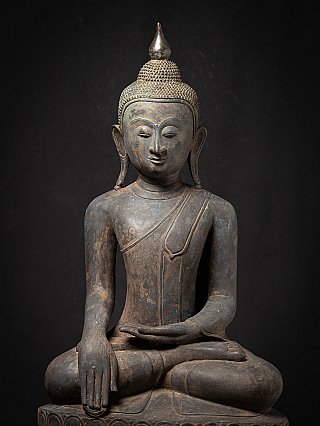 Alte bronzene burmesische Buddha-Statue