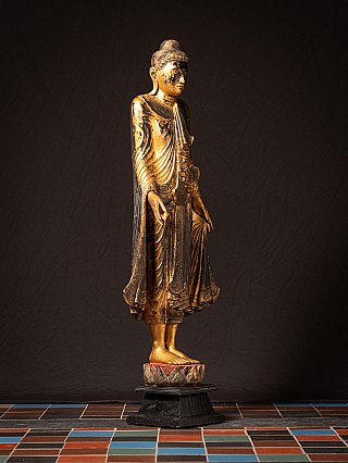 Besondere antike hölzerne burmesische Buddhafigur