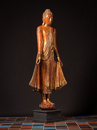 Special large antique wooden Mandalay Buddha from Burma
