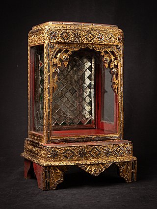 Antique wooden Burmse temple