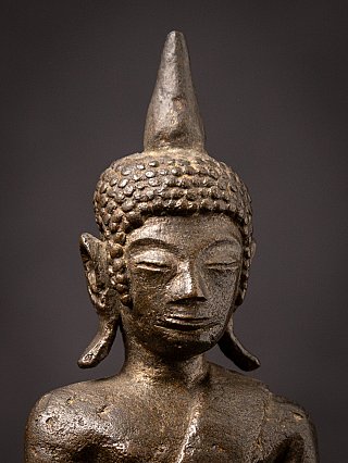 Antiek bronzen Boeddhabeeld uit Laos