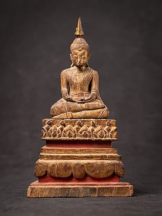 Antike hölzerne Buddhafigur aus Thailand