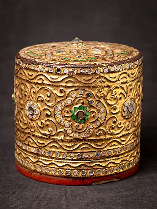 Antique gilded lacquerware betelnut box