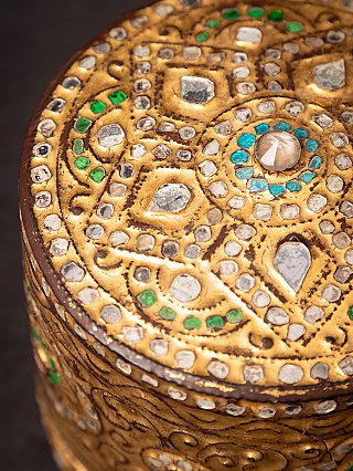 Antique gilded lacquerware betelnut box