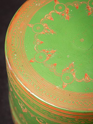 Antique green lacquered betelnut box