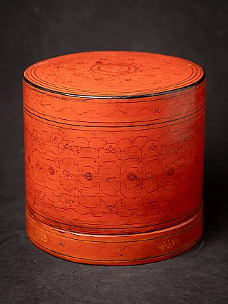 Antique Burmese lacquerware betelnut box