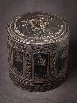 Antique Burmese lacquerware betelnut box