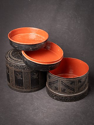 Antique Burmese lacquerware betelnut box