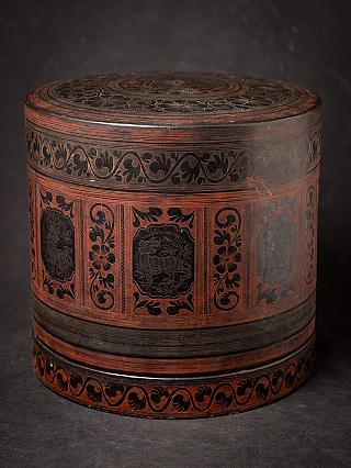 Large antique Burmese lacquerware betelnut box