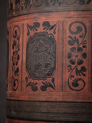 Grote antieke lakwerk betelnut box
