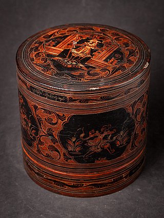 Antique Burmese lacquerware betelnut box