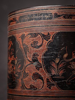 Antique Burmese lacquerware betelnut box