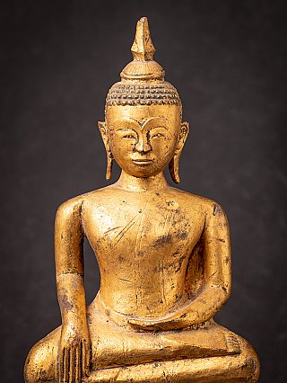 Antieke houten Cambodiaanse Boeddha