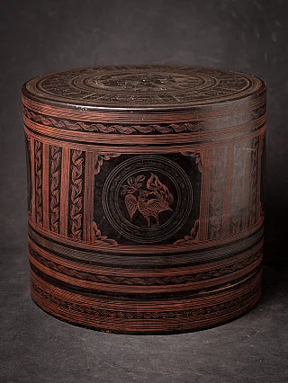 Large antique Burmese lacquerware betelnut box