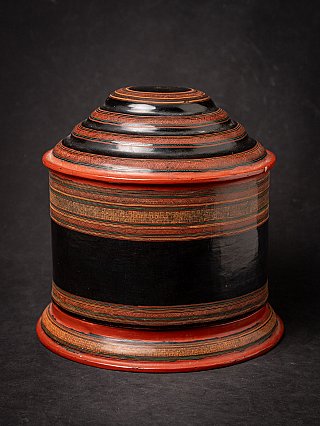 Burmese lacquerware betel box with lid, black and red bands, full view