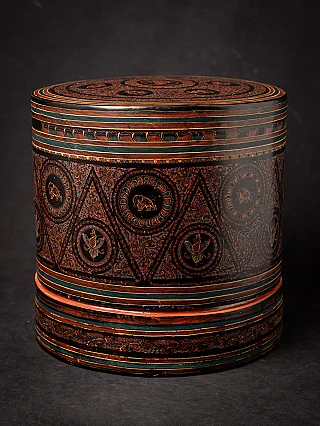 Large antique Burmese lacquerware betelnut box