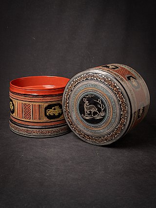Large antique Burmese lacquerware betelnut box