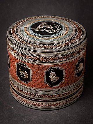 Large antique Burmese lacquerware betelnut box
