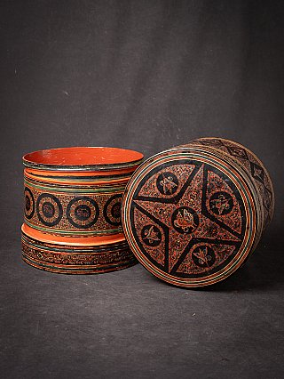 Large antique Burmese lacquerware betelnut box