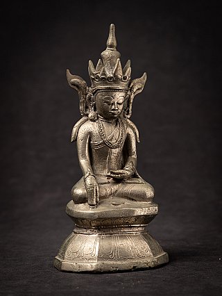 Beautiful antique Burmese silver Buddha