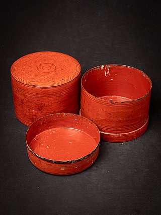 Burmese lacquerware betelnut box set in three parts, open arrangement with lid and insert