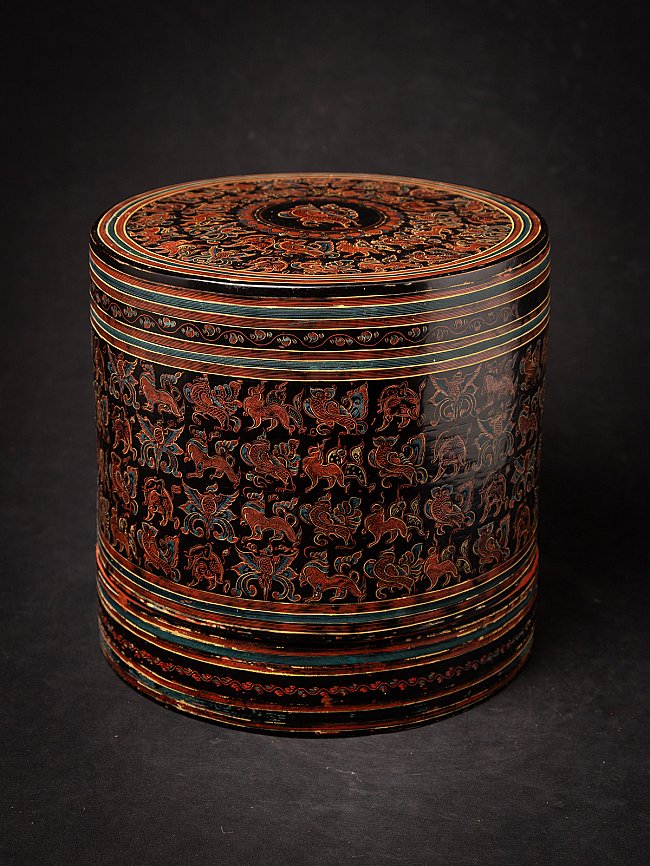 Large antique Burmese lacquerware betelnut box