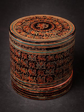 Large antique Burmese lacquerware betelnut box