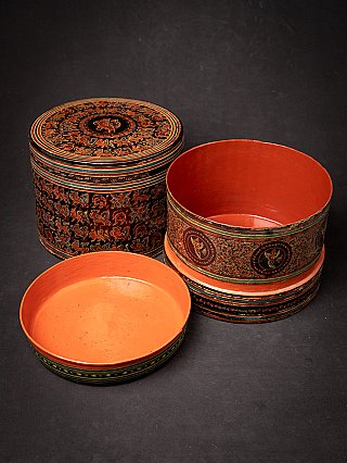 Large antique Burmese lacquerware betelnut box