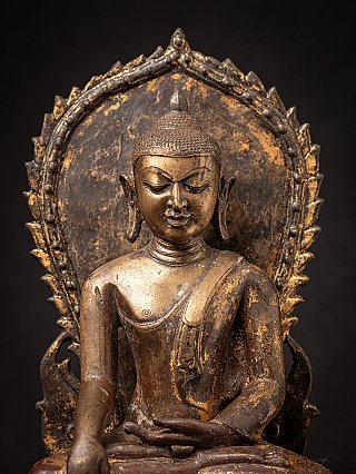 Very special antique bronze Burmese Buddha
