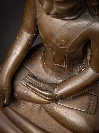 Antique bronze Burmese Shan Buddha