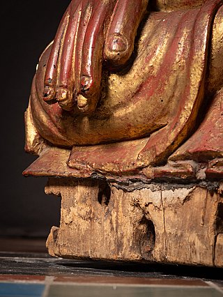 Grote antieke houten Birmese Mandalay Boeddha