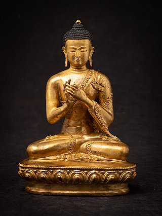 Nepalesische Buddha-Statue aus Bronze, sitzend in Dharmachakra-Mudra, Frontalansicht auf Lotus-Sockel