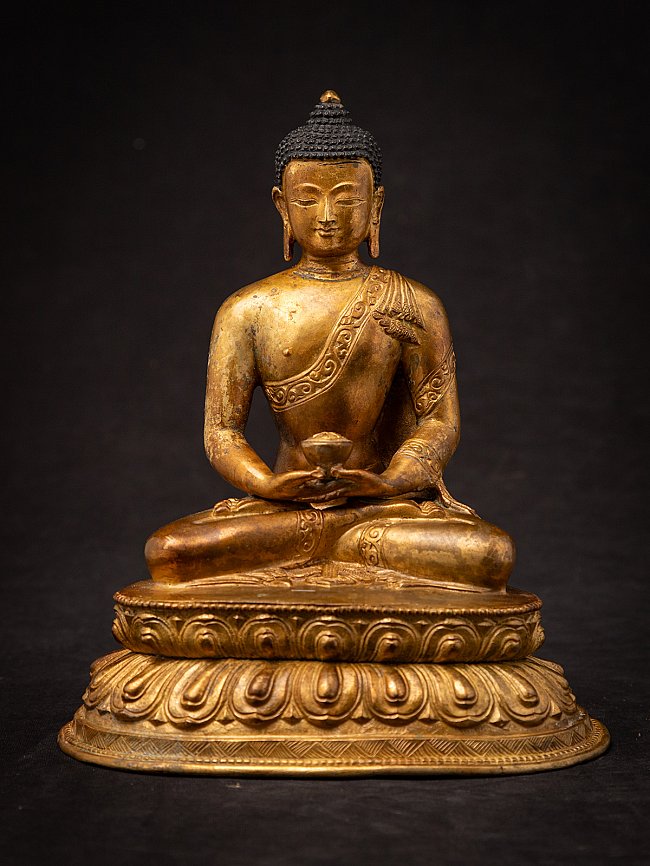 Nepalesische Bronze-Buddha-Statue sitzend im Dhyana-Mudra auf Lotus-Sockel, Frontansicht