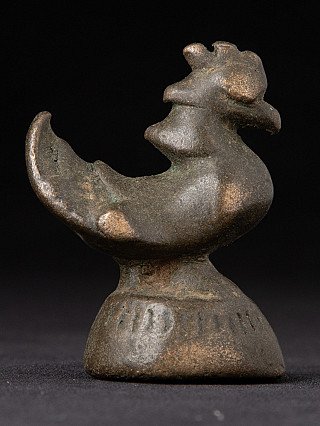 Opiumgewicht aus Bronze aus Burma, Vogel in Seitenansicht mit lang gebogenem Schwanz