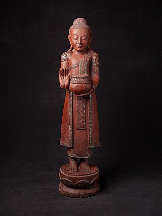 Stehende Buddha-Statue aus Holz aus Burma, Abhaya-Mudra, Frontalansicht auf rundem Sockel