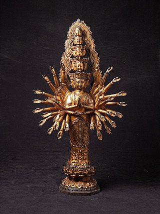 Bronze-Avalokiteshvara-Statue aus China, stehend mit vielen Armen im Namaskara-Mudra, Frontalansicht