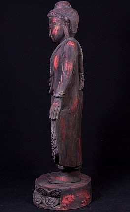 Hölzerne Buddha-Statue aus Myanmar im Mandalay-Stil, Seitenansicht im Profil