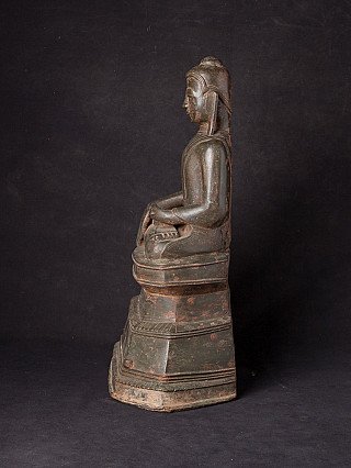 Shan Buddha statue in bronze from Myanmar, left side profile view