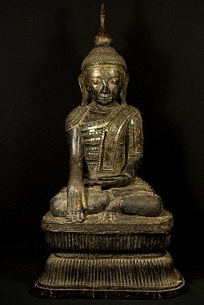 Hölzerne Shan-Buddha-Statue aus Myanmar, sitzend im Bhumisparsha-Mudra, Frontalansicht