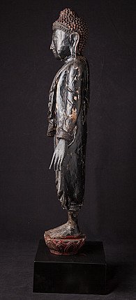 Mandalay-Buddha-Statue aus Holz, Myanmar, Seitenansicht von links