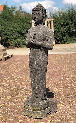 Indonesische Buddha-Statue aus Lavastein, Dreiviertelansicht links mit Dharmachakra-Mudra