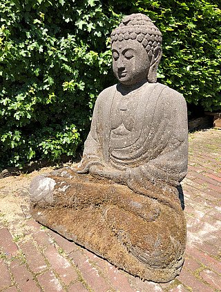 Alte lavastein Buddha Figur