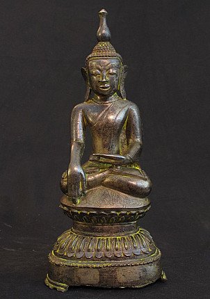 Bronzen Ava-Boeddha uit Birma zittend op lotustroon, vooraanzicht met bhumisparsha mudra