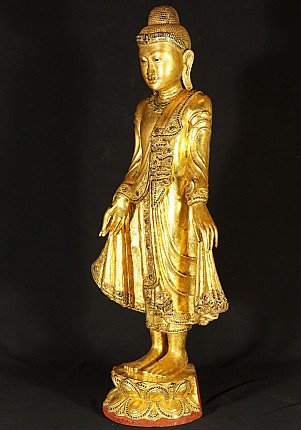 Vergoldete Mandalay-Buddha-Statue aus Holz, Myanmar, Dreiviertelansicht mit rechter Seite